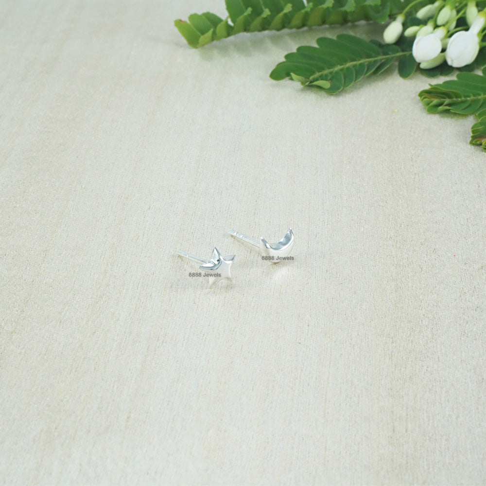 Moon and Star Sterling Silver Earrings 01023